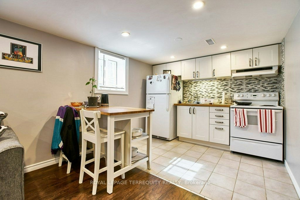 Lower-304 Palmerston Avenue, Whitby, ON, L1N 3E9 - 5