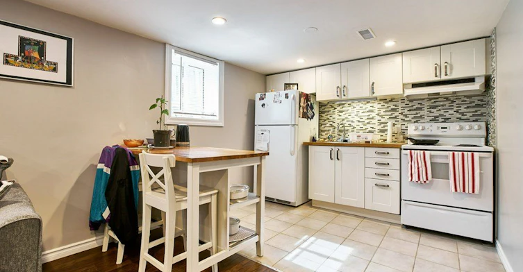 Lower-304 Palmerston Avenue, Whitby, ON, L1N 3E9 - 5