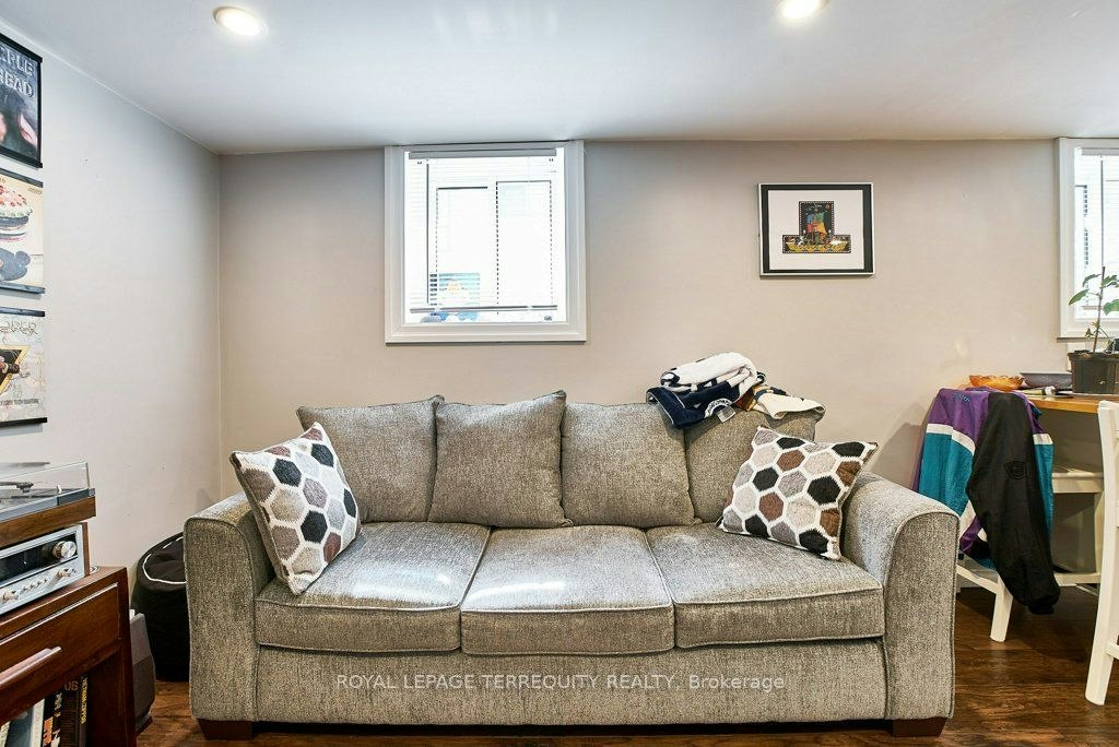 Lower-304 Palmerston Avenue, Whitby, ON, L1N 3E9 - 4
