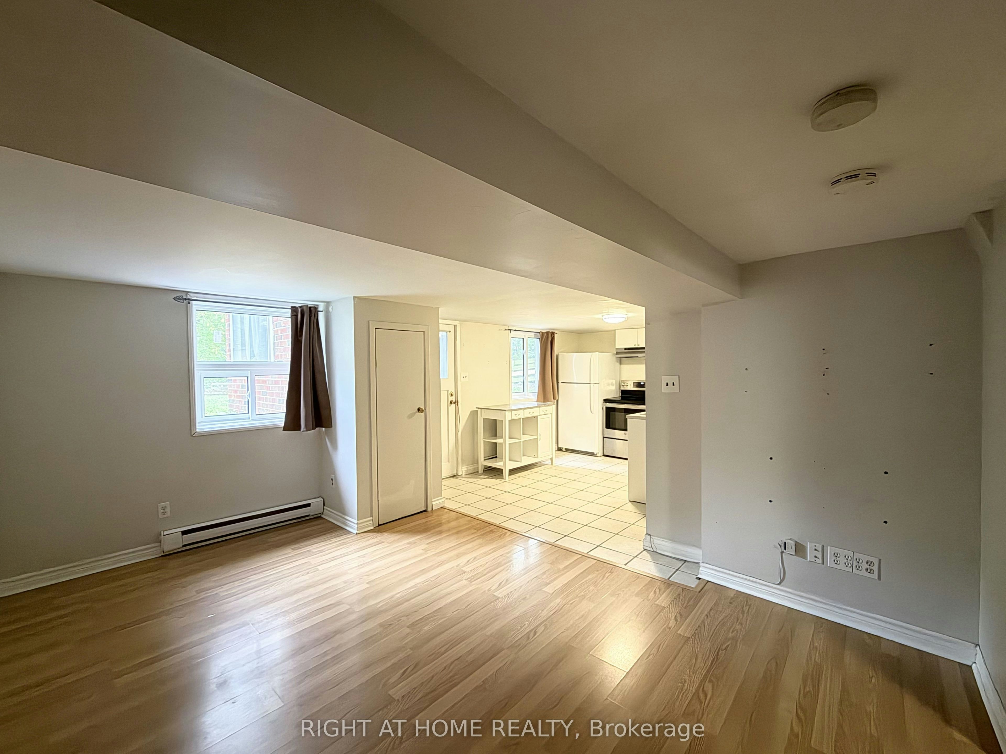 Lower-214 Greenwood Avenue, Oshawa, ON, L1J 1W6 - 9