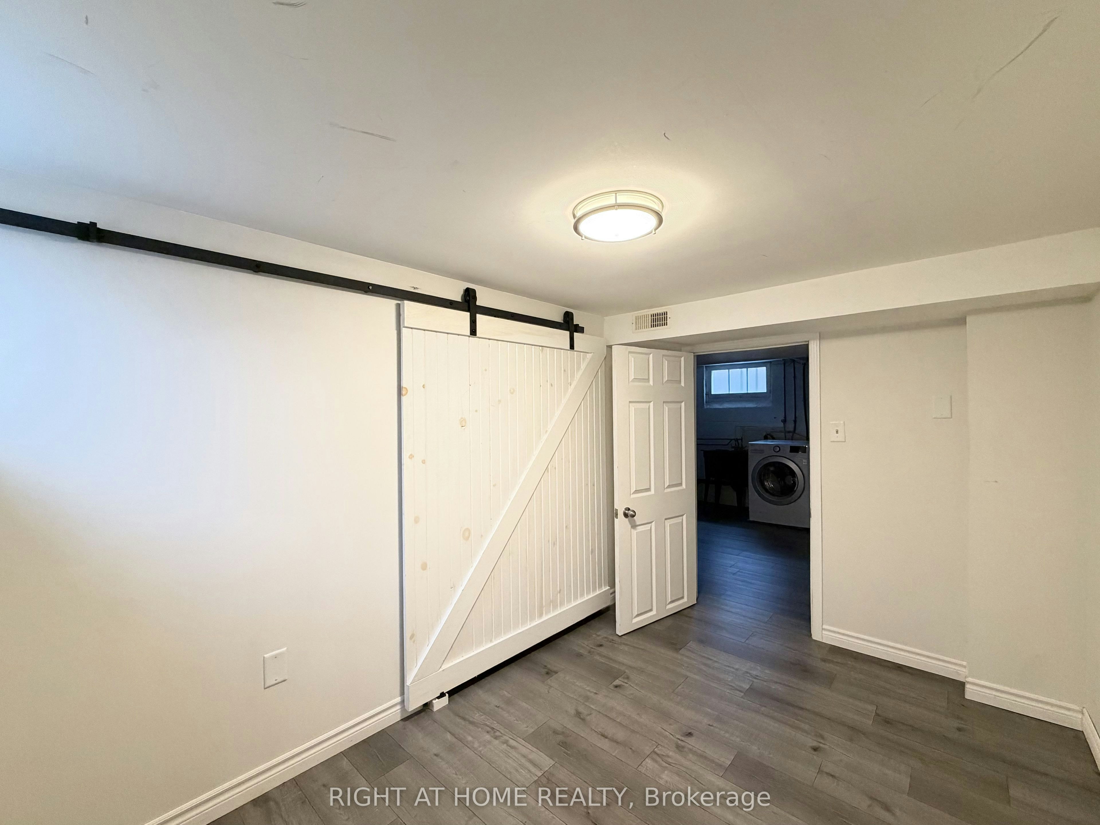 Lower-214 Greenwood Avenue, Oshawa, ON, L1J 1W6 - 20