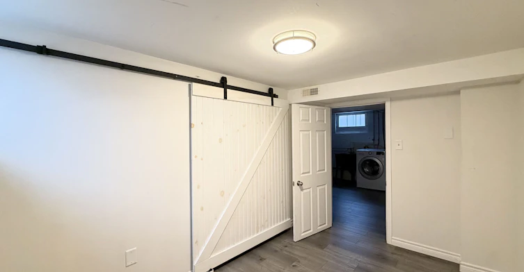 Lower-214 Greenwood Avenue, Oshawa, ON, L1J 1W6 - 20