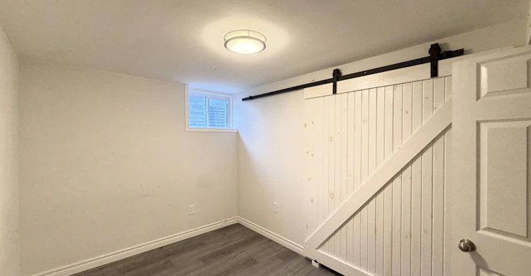 Lower-214 Greenwood Avenue, Oshawa, ON, L1J 1W6 - 19