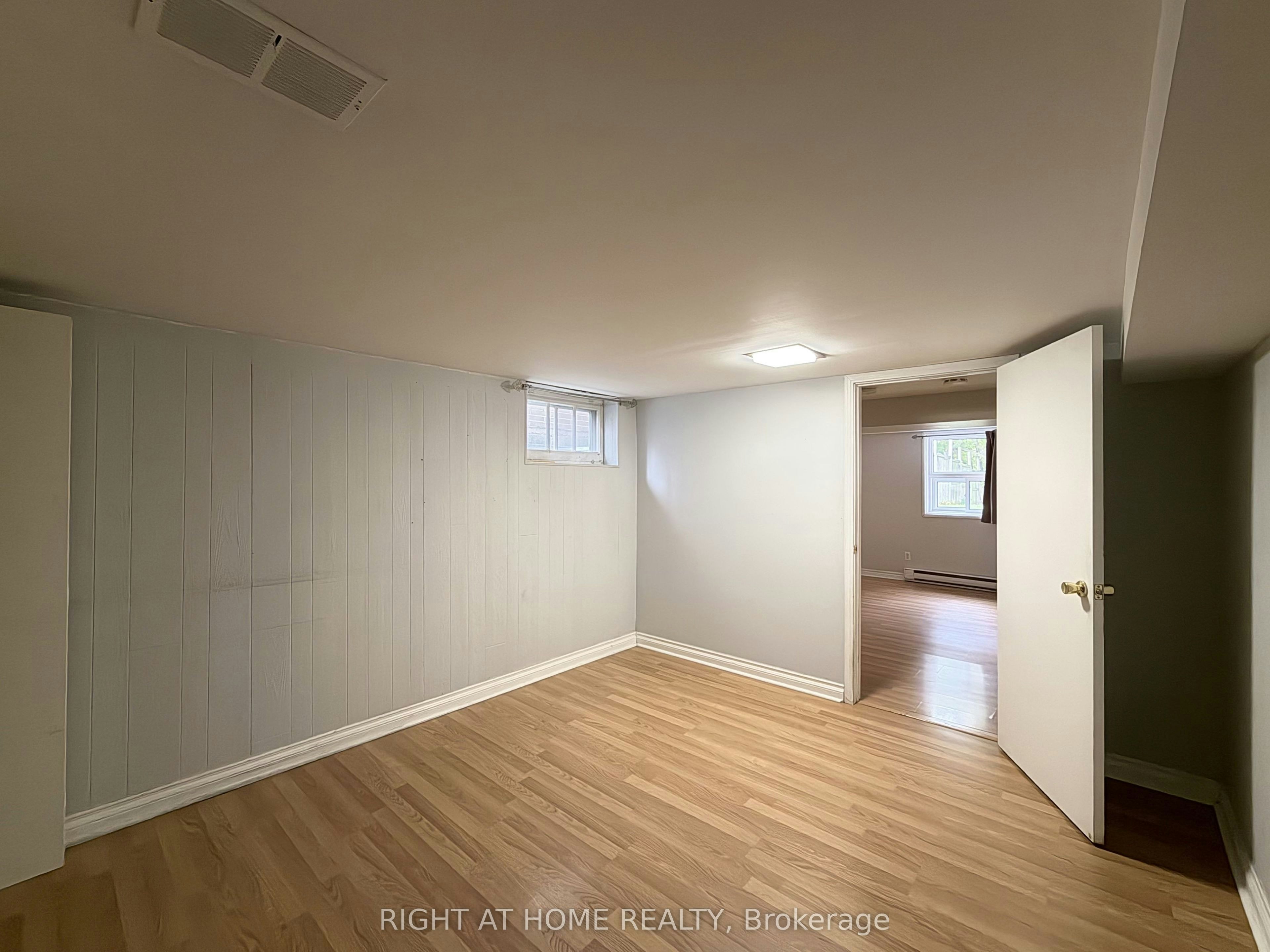Lower-214 Greenwood Avenue, Oshawa, ON, L1J 1W6 - 14
