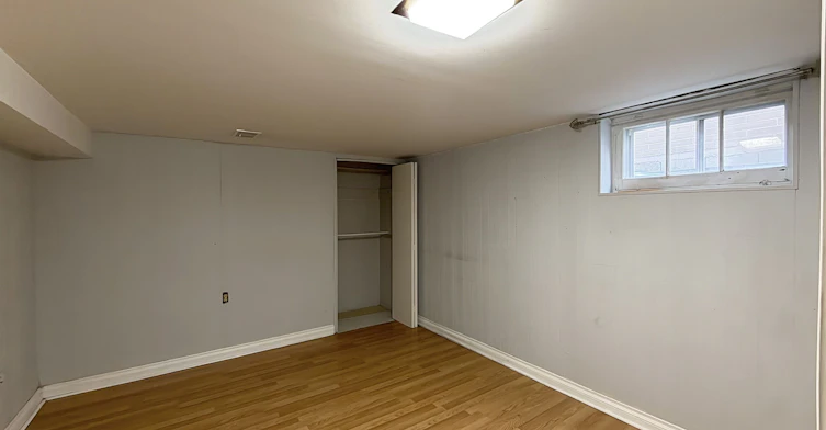 Lower-214 Greenwood Avenue, Oshawa, ON, L1J 1W6 - 11