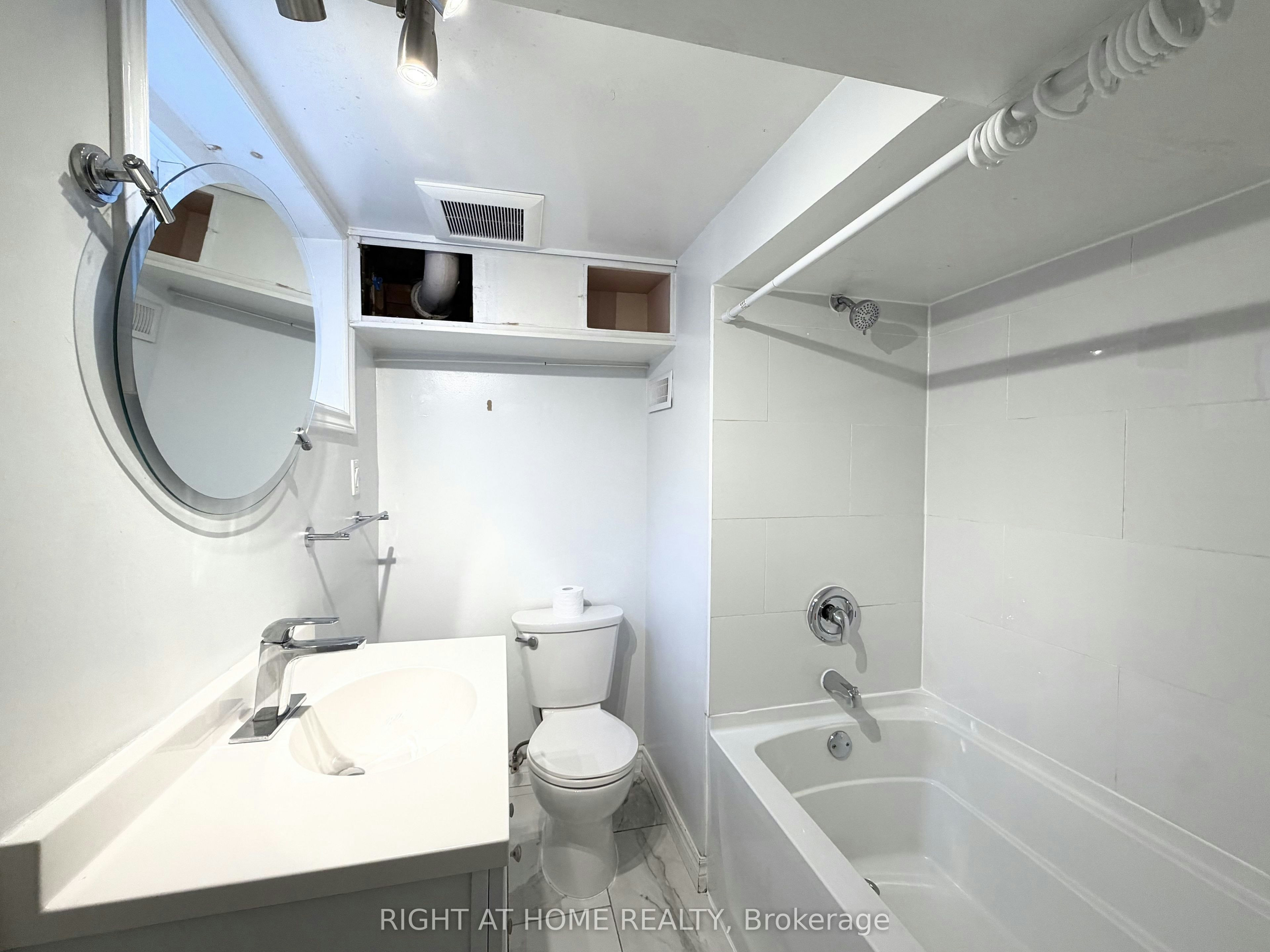 Lower-214 Greenwood Avenue, Oshawa, ON, L1J 1W6 - 6