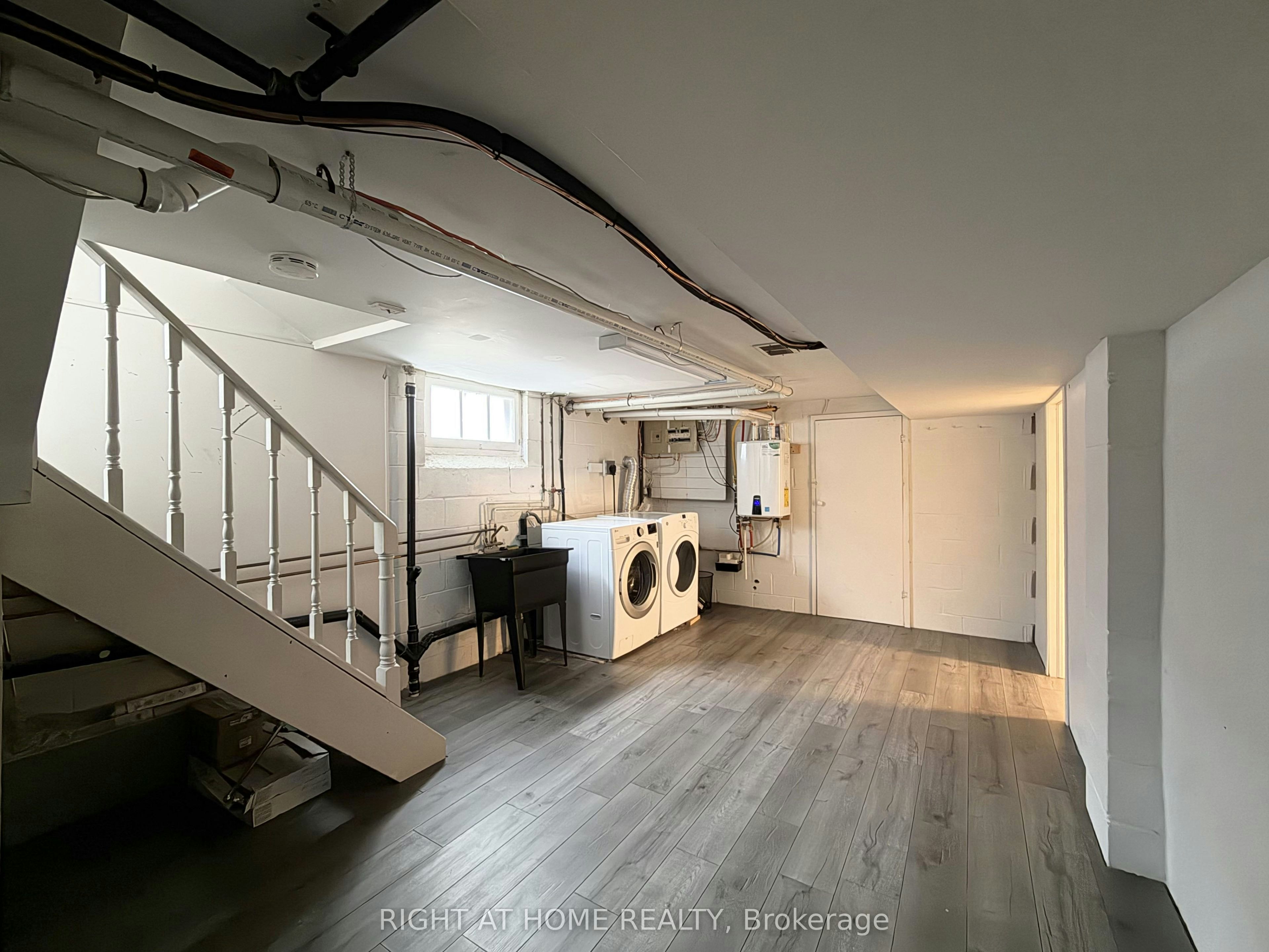 Lower-214 Greenwood Avenue, Oshawa, ON, L1J 1W6 - 16