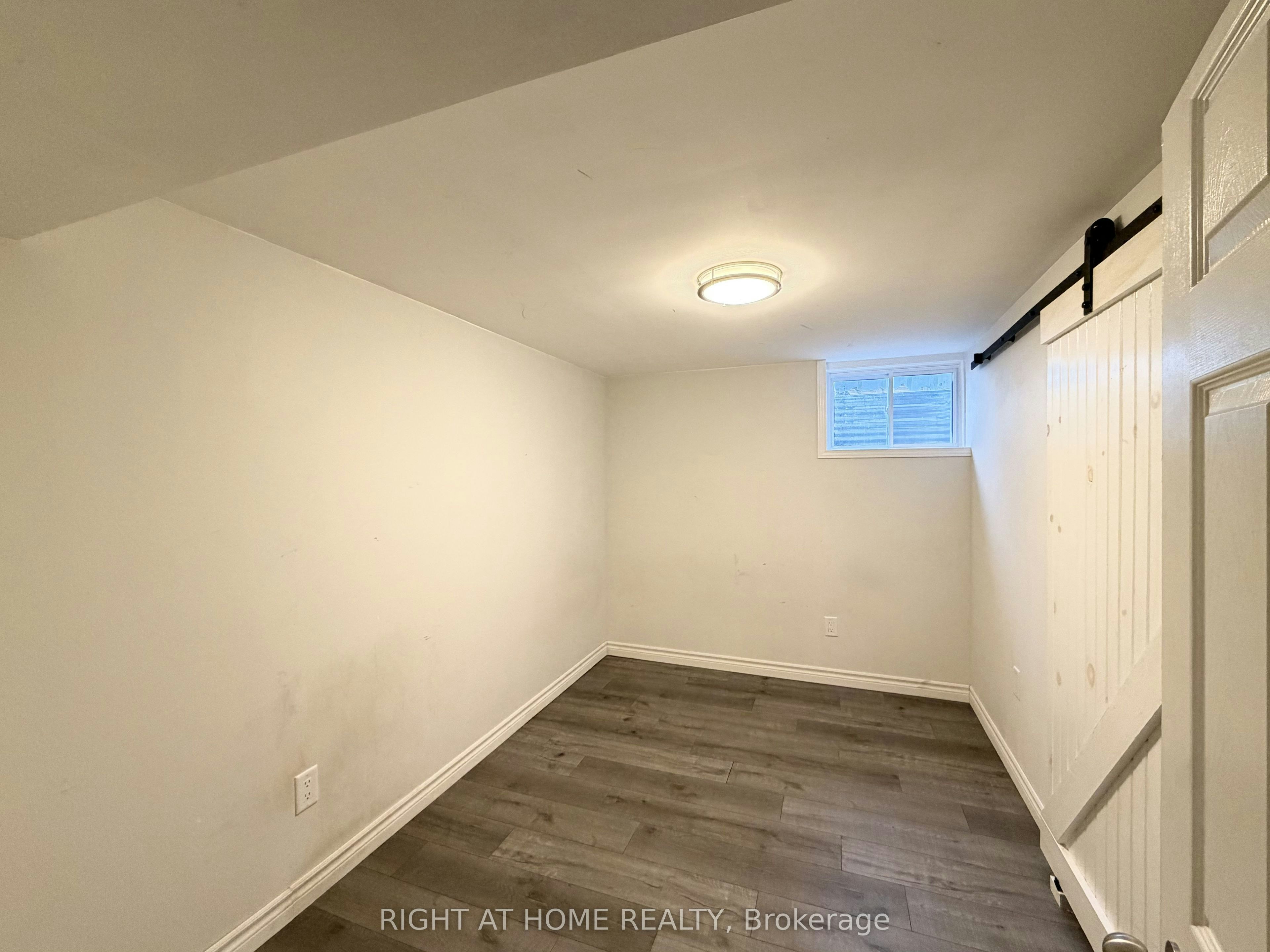 Lower-214 Greenwood Avenue, Oshawa, ON, L1J 1W6 - 18