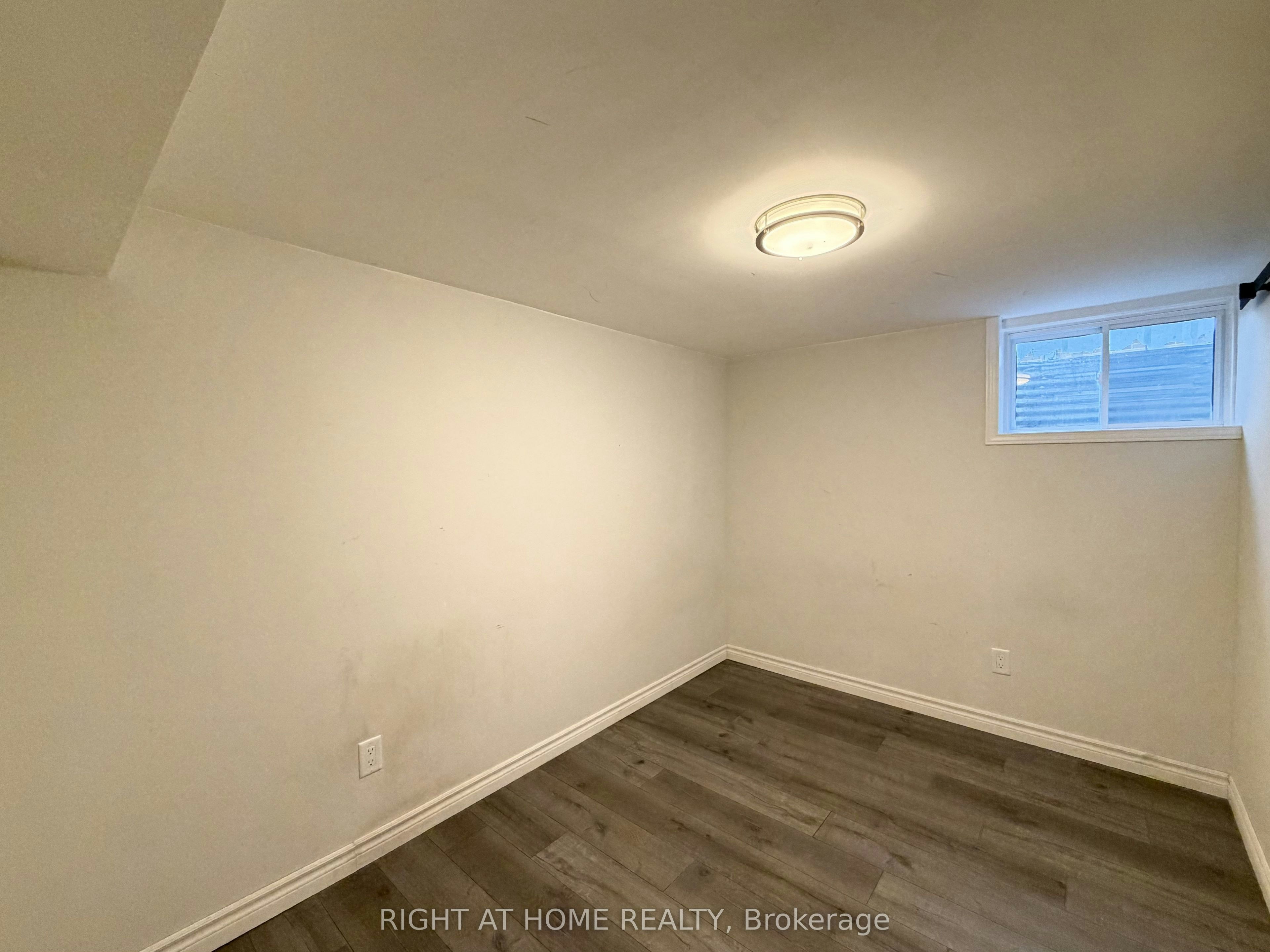 Lower-214 Greenwood Avenue, Oshawa, ON, L1J 1W6 - 22