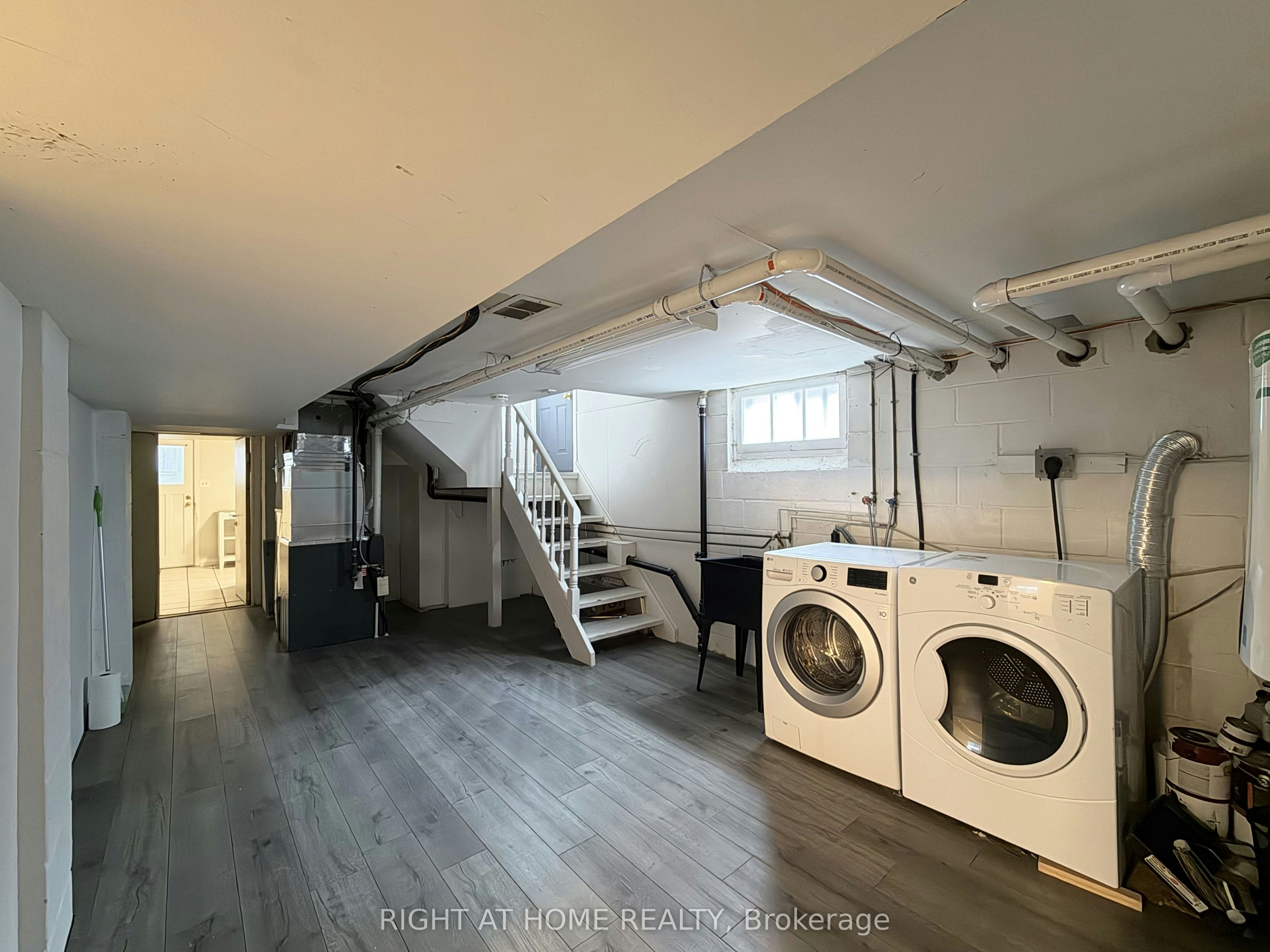 Lower-214 Greenwood Avenue, Oshawa, ON, L1J 1W6 - 17