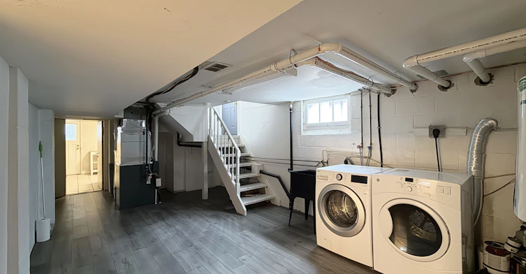 Lower-214 Greenwood Avenue, Oshawa, ON, L1J 1W6 - 17