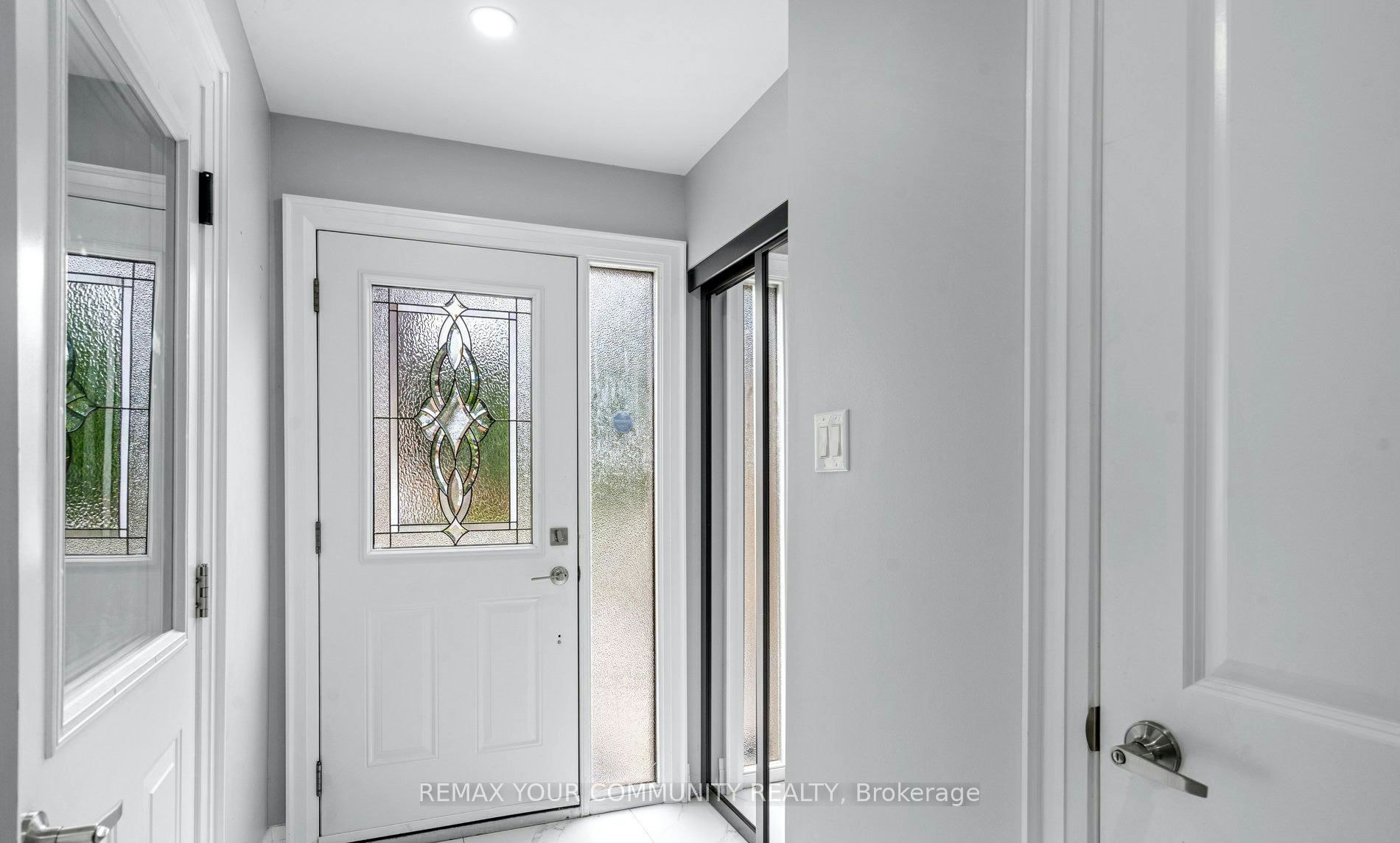700 Stonepath Circle, Pickering, ON, L1V 3T1 - 2