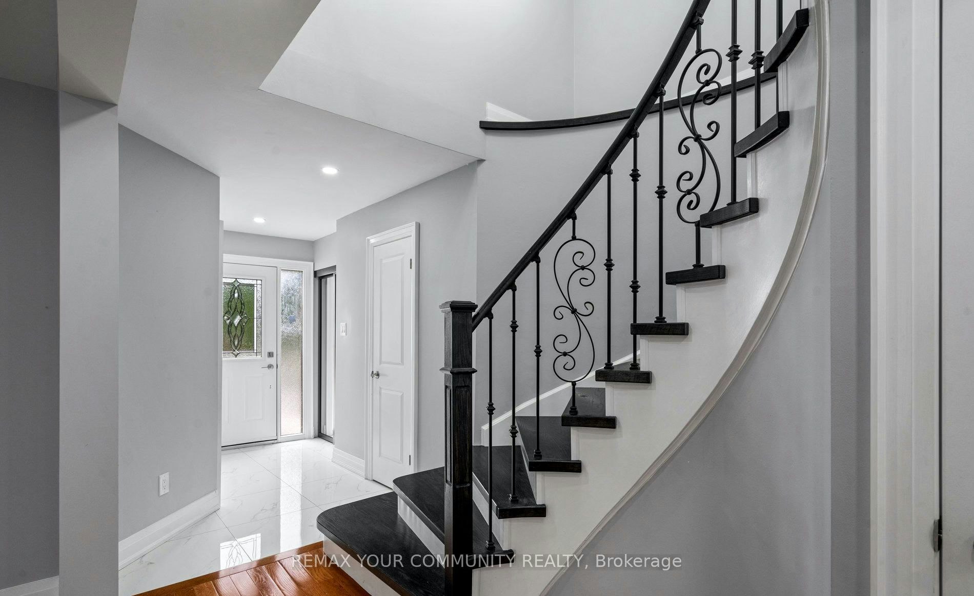 700 Stonepath Circle, Pickering, ON, L1V 3T1 - 3