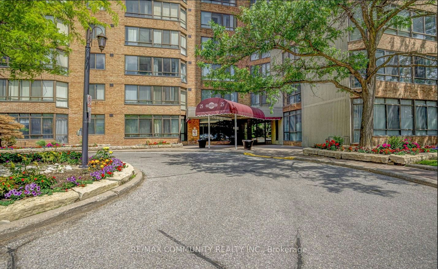 1133-25 Bamburgh Circle, Toronto, ON, M1W 3W2 - 2