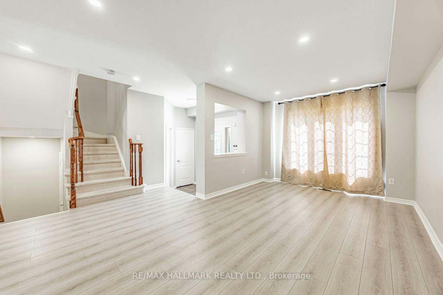 6 Dollery Gate, Ajax, ON, L1T 0G7 - 4