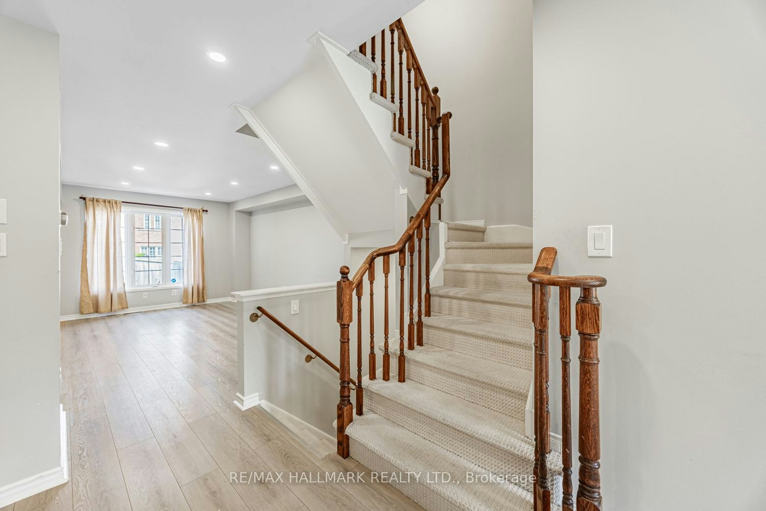 6 Dollery Gate, Ajax, ON, L1T 0G7 - 6