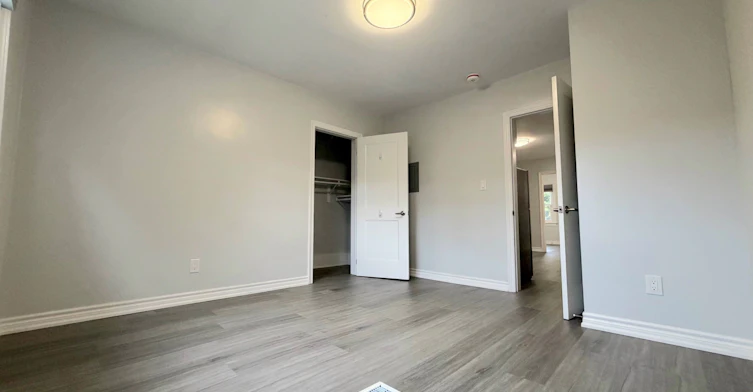 Upper-408 Strathmore Boulevard, Toronto, ON, M4C 1N5 - 7