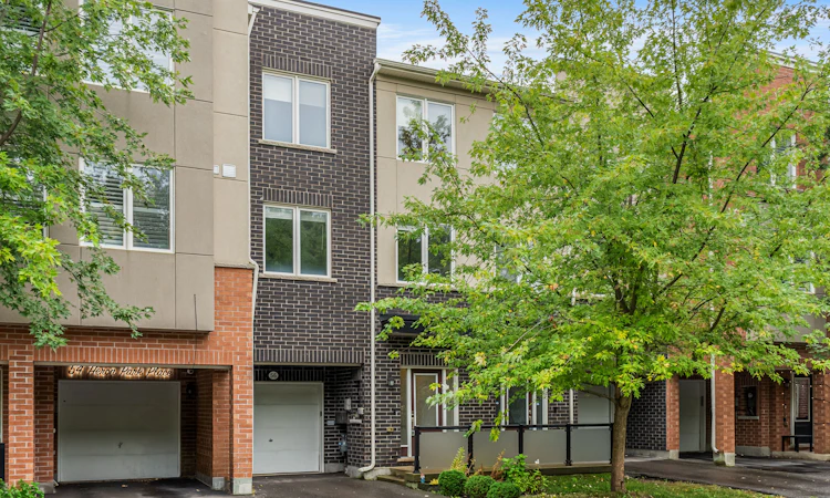 56 Heron Park Place