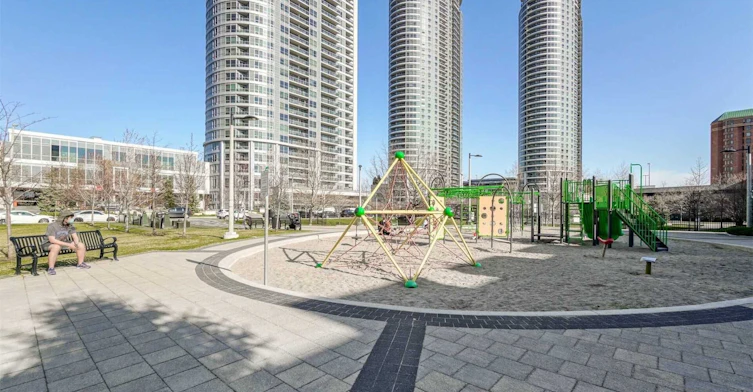 2306-151 Village Green Square, Toronto, ON, M1S 0K5 - 2