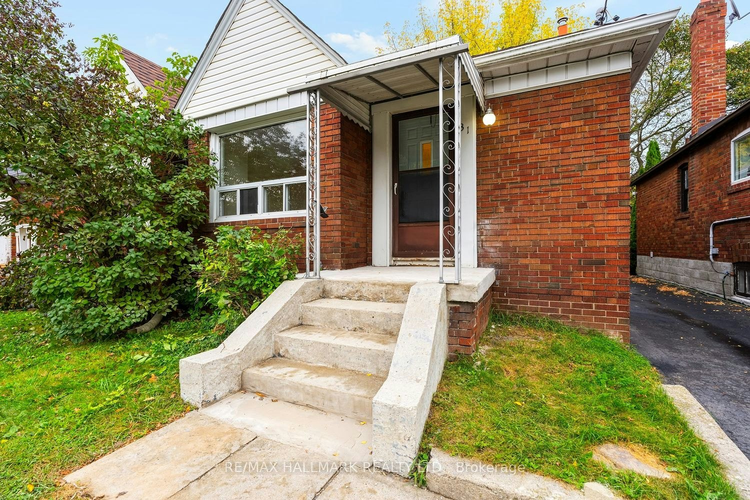 31 Thora Avenue, Toronto, ON, M1L 2P7