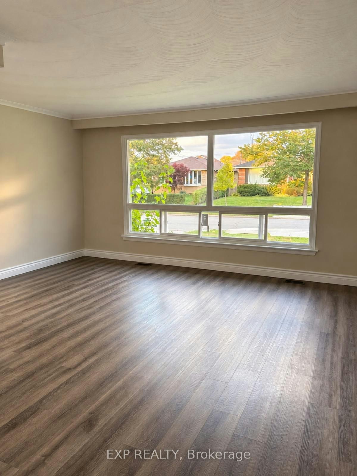 24 Cora Crescent, Toronto, ON, M1P 4M4 3