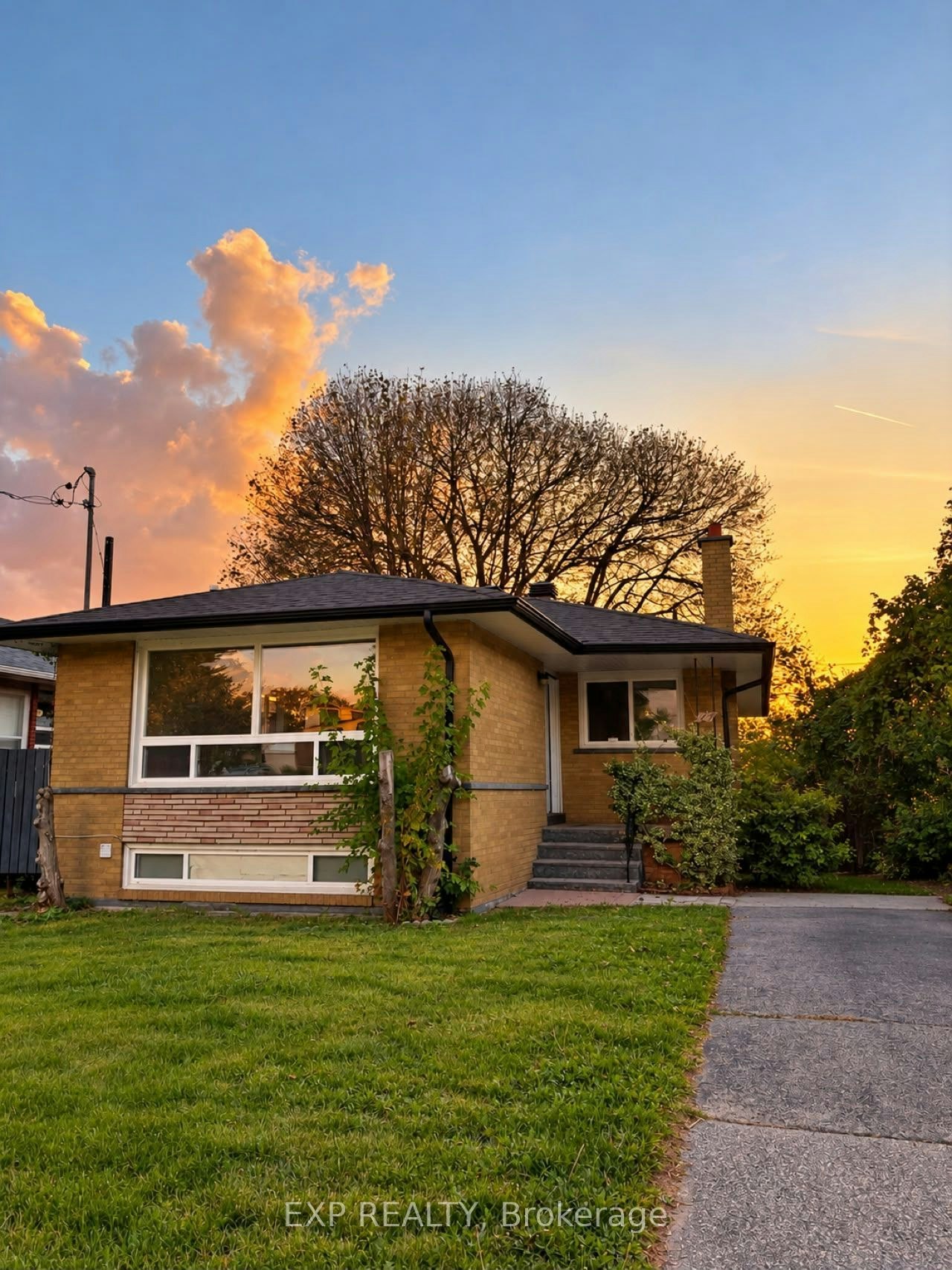 24 Cora Crescent, Toronto, ON, M1P 4M4