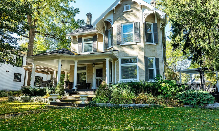 220 Cochrane Street