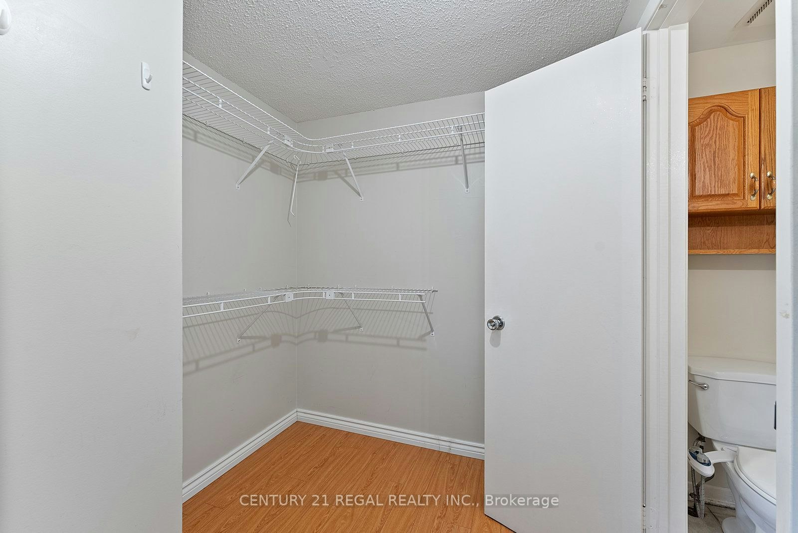 28 Ecclesfield Drive, Toronto, ON, M1W 3J6 - 29
