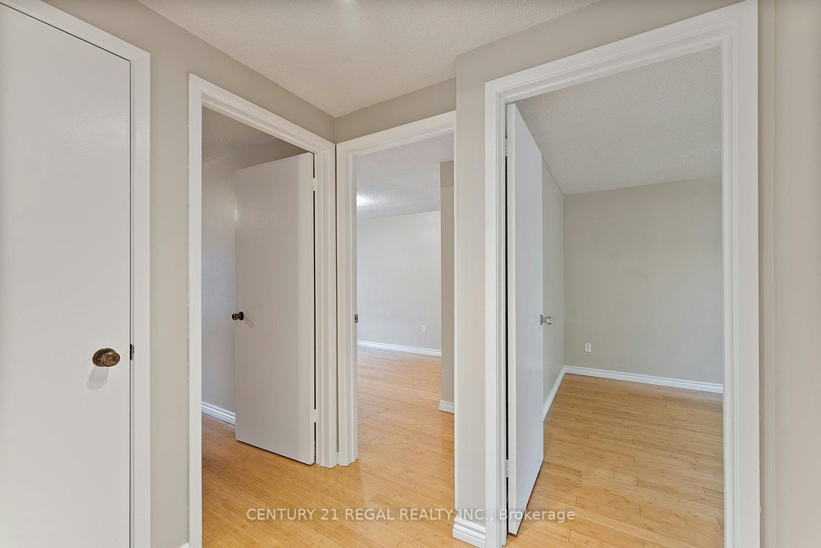 28 Ecclesfield Drive, Toronto, ON, M1W 3J6 - 25