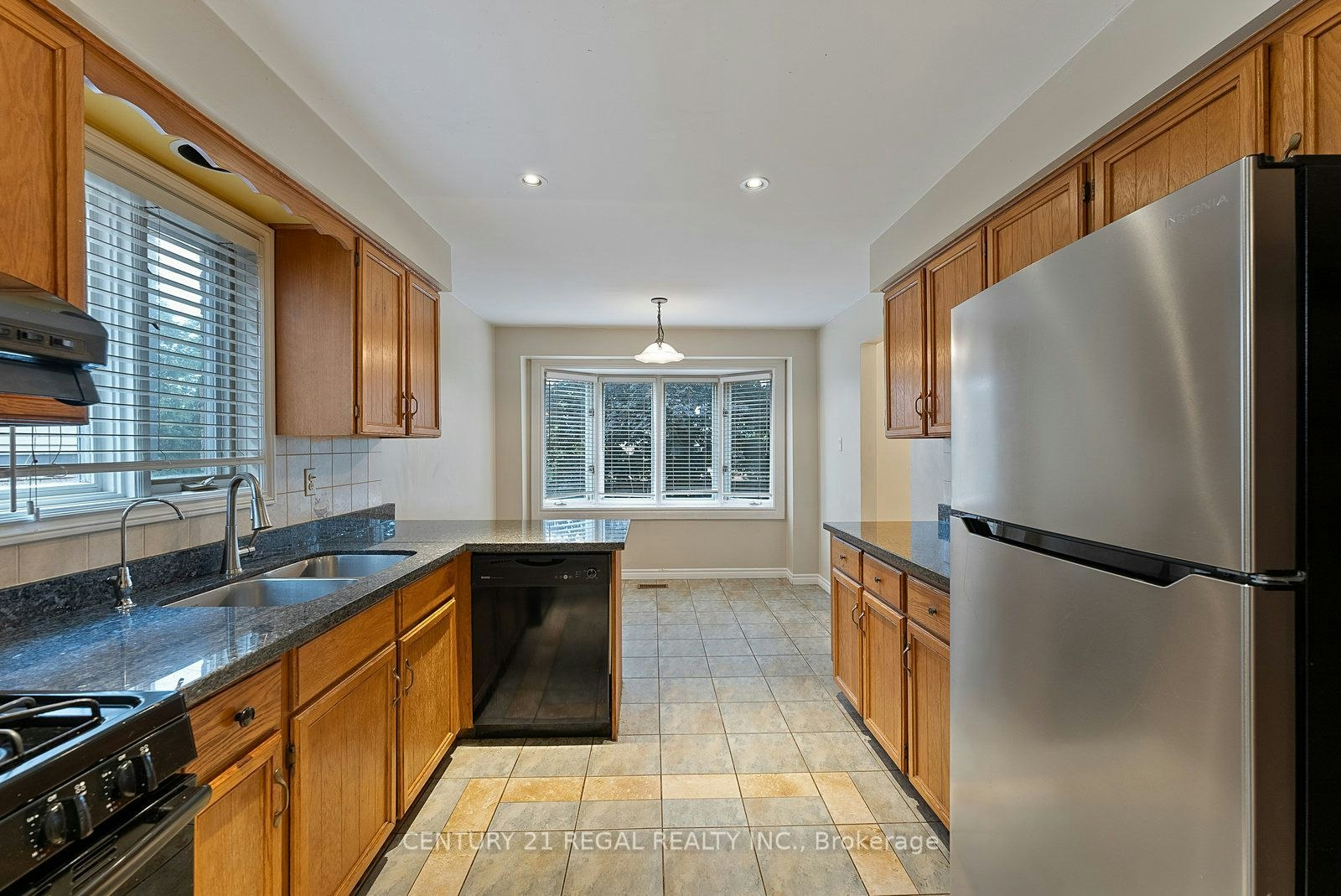 28 Ecclesfield Drive, Toronto, ON, M1W 3J6 - 15