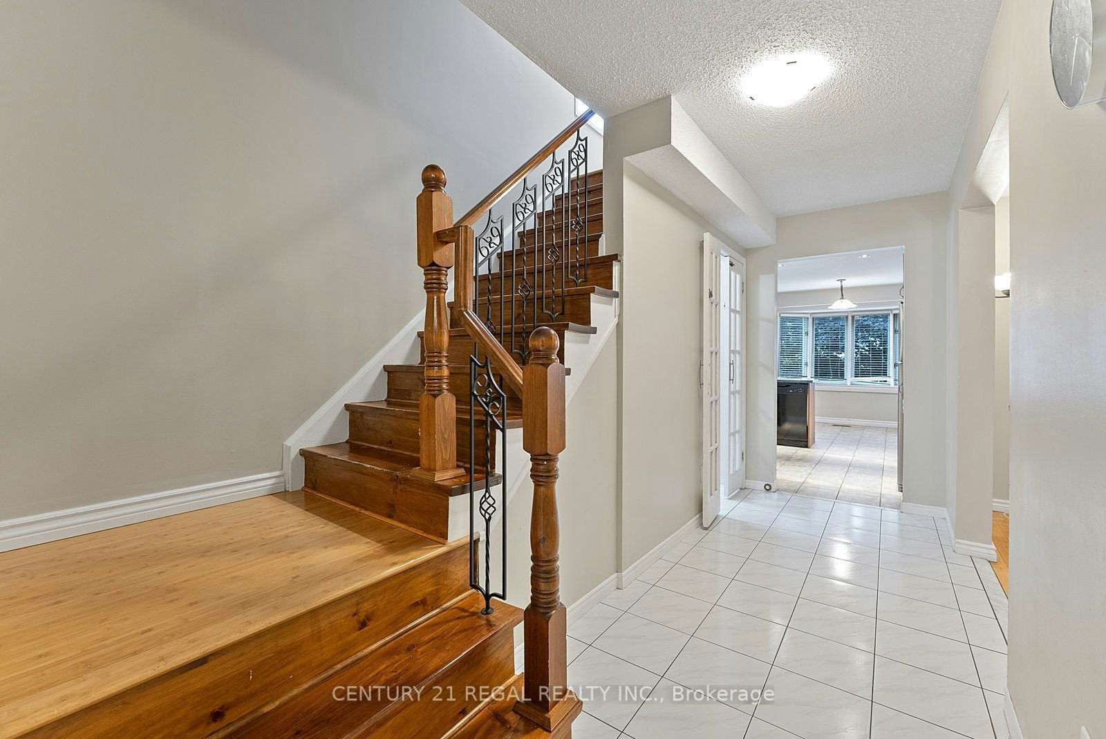 28 Ecclesfield Drive, Toronto, ON, M1W 3J6 - 5