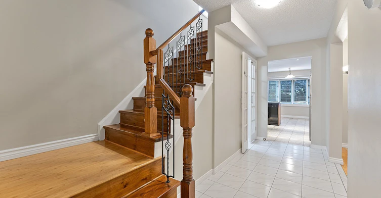 28 Ecclesfield Drive, Toronto, ON, M1W 3J6 - 5