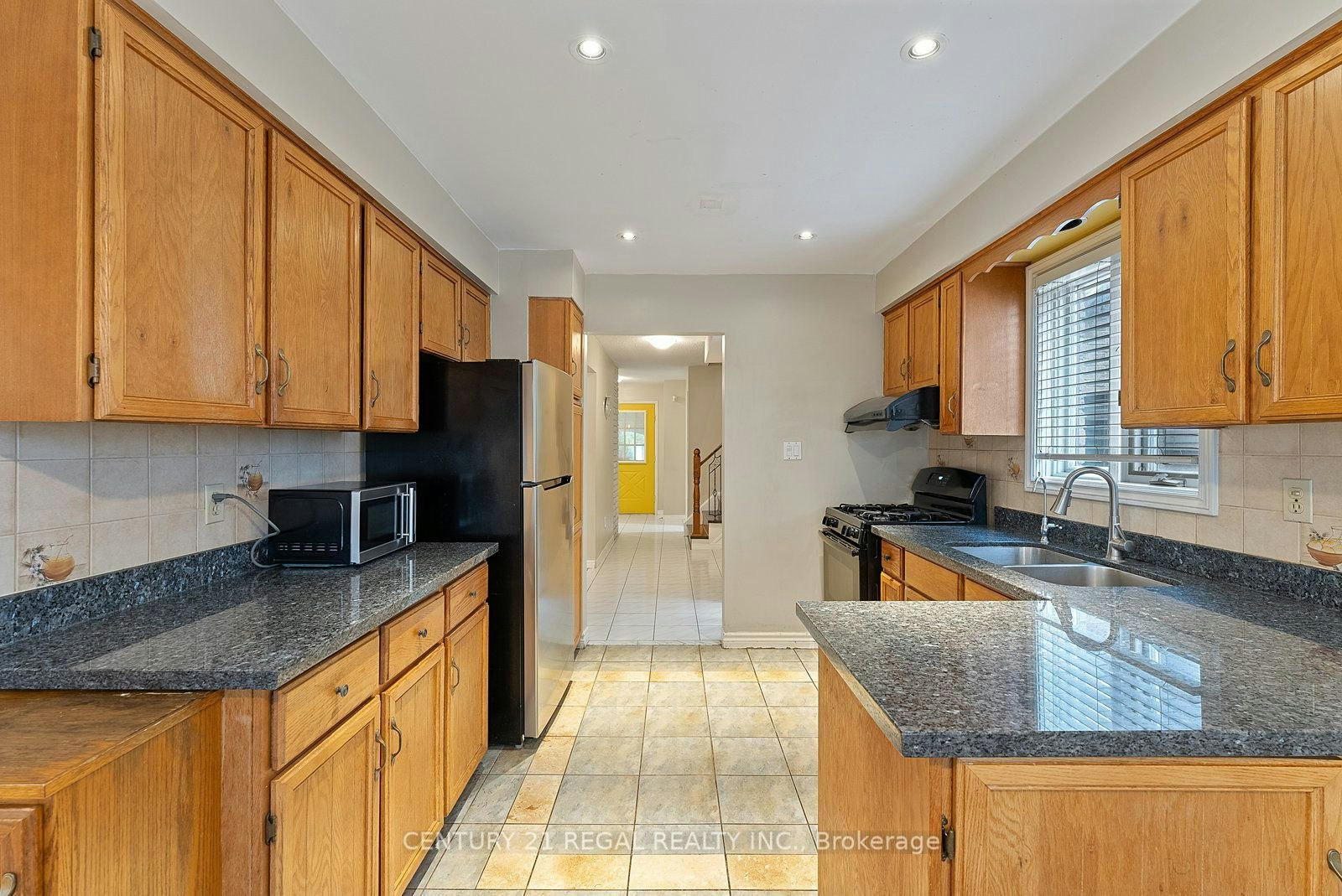 28 Ecclesfield Drive, Toronto, ON, M1W 3J6 - 19
