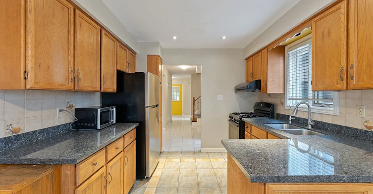 28 Ecclesfield Drive, Toronto, ON, M1W 3J6 - 19