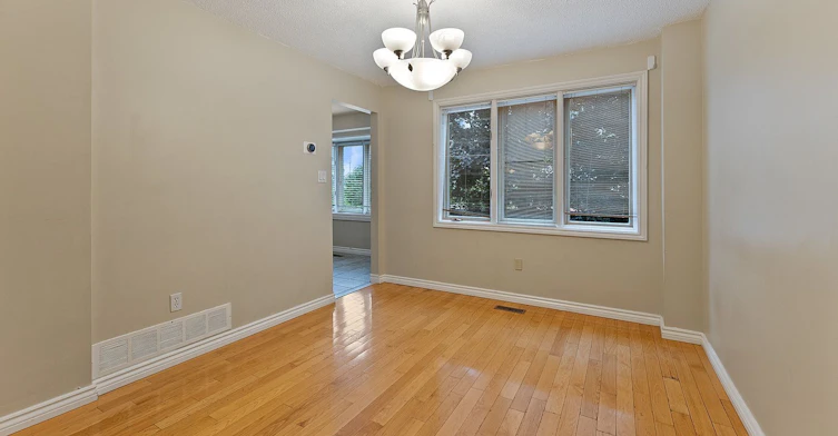 28 Ecclesfield Drive, Toronto, ON, M1W 3J6 - 12