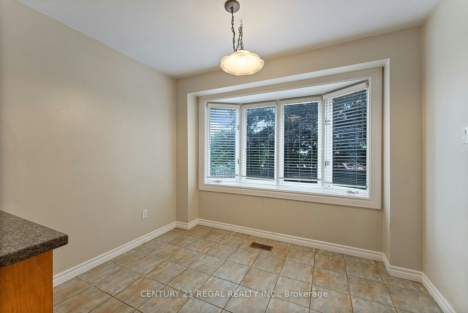 28 Ecclesfield Drive, Toronto, ON, M1W 3J6 - 20