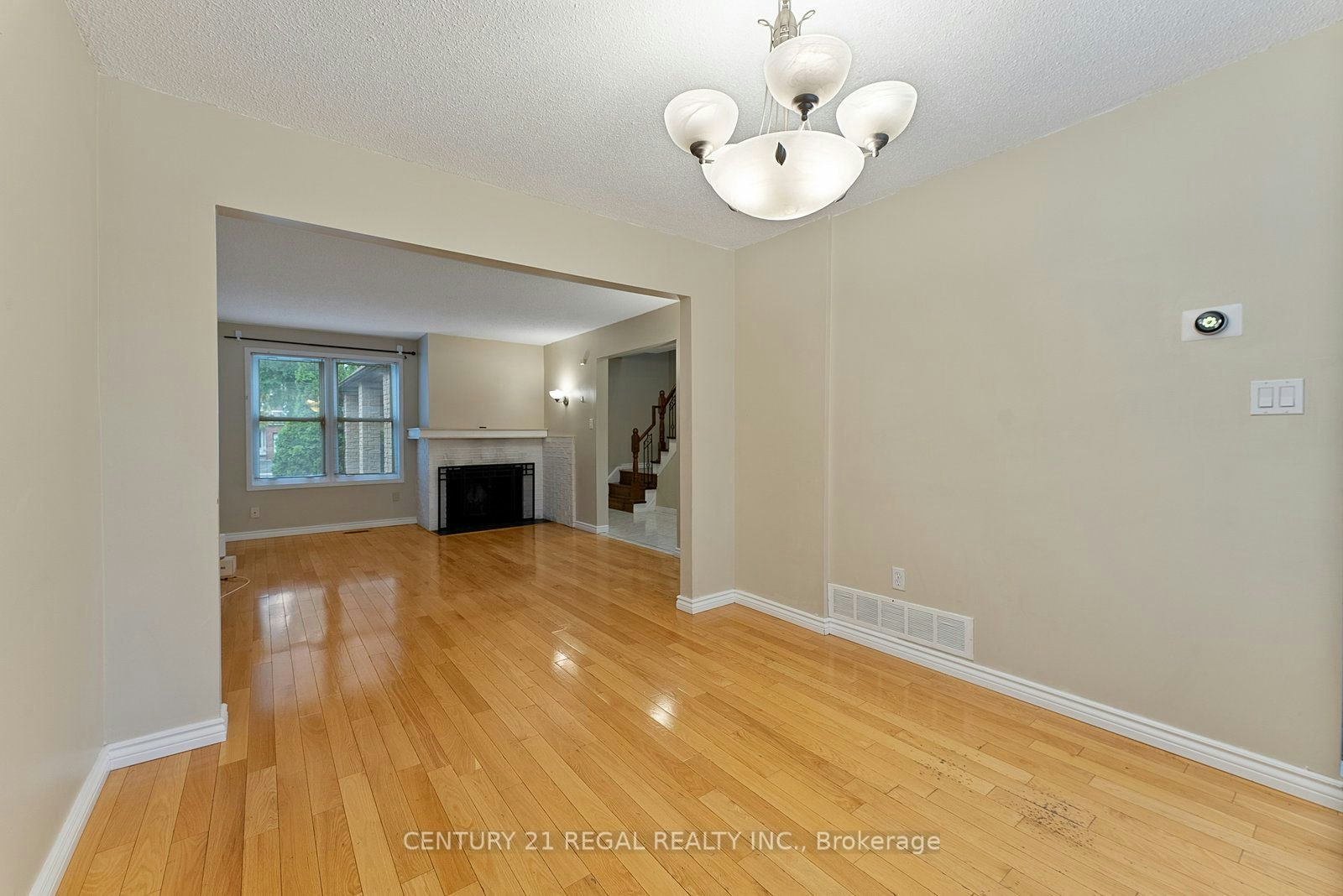 28 Ecclesfield Drive, Toronto, ON, M1W 3J6 - 13