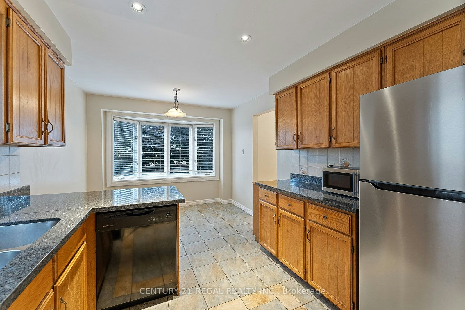 28 Ecclesfield Drive, Toronto, ON, M1W 3J6 - 17