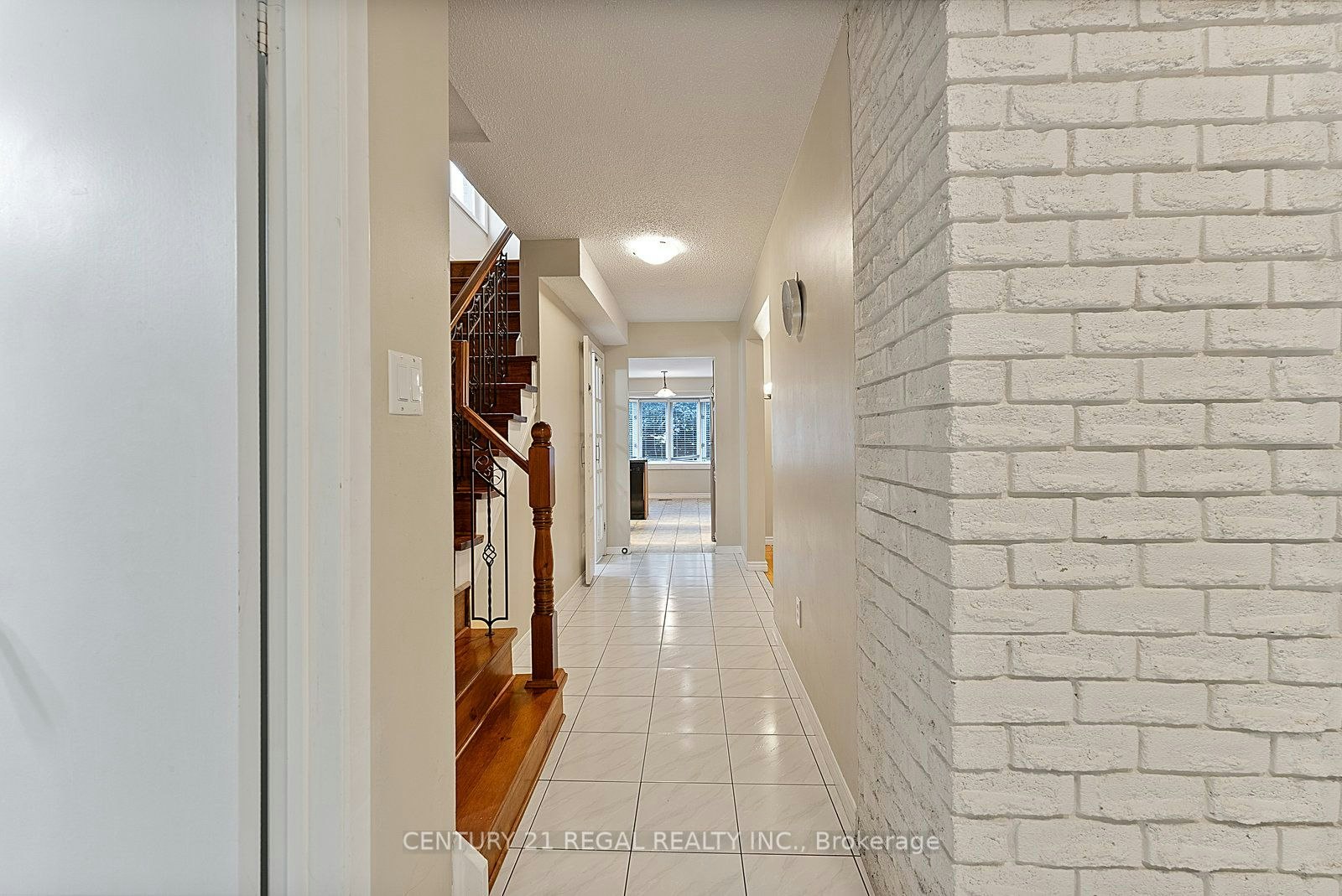28 Ecclesfield Drive, Toronto, ON, M1W 3J6 - 3