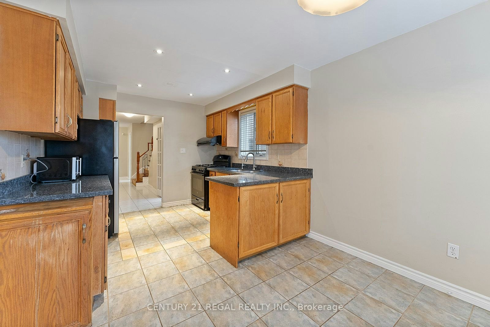 28 Ecclesfield Drive, Toronto, ON, M1W 3J6 - 21