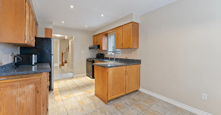 28 Ecclesfield Drive, Toronto, ON, M1W 3J6 - 21