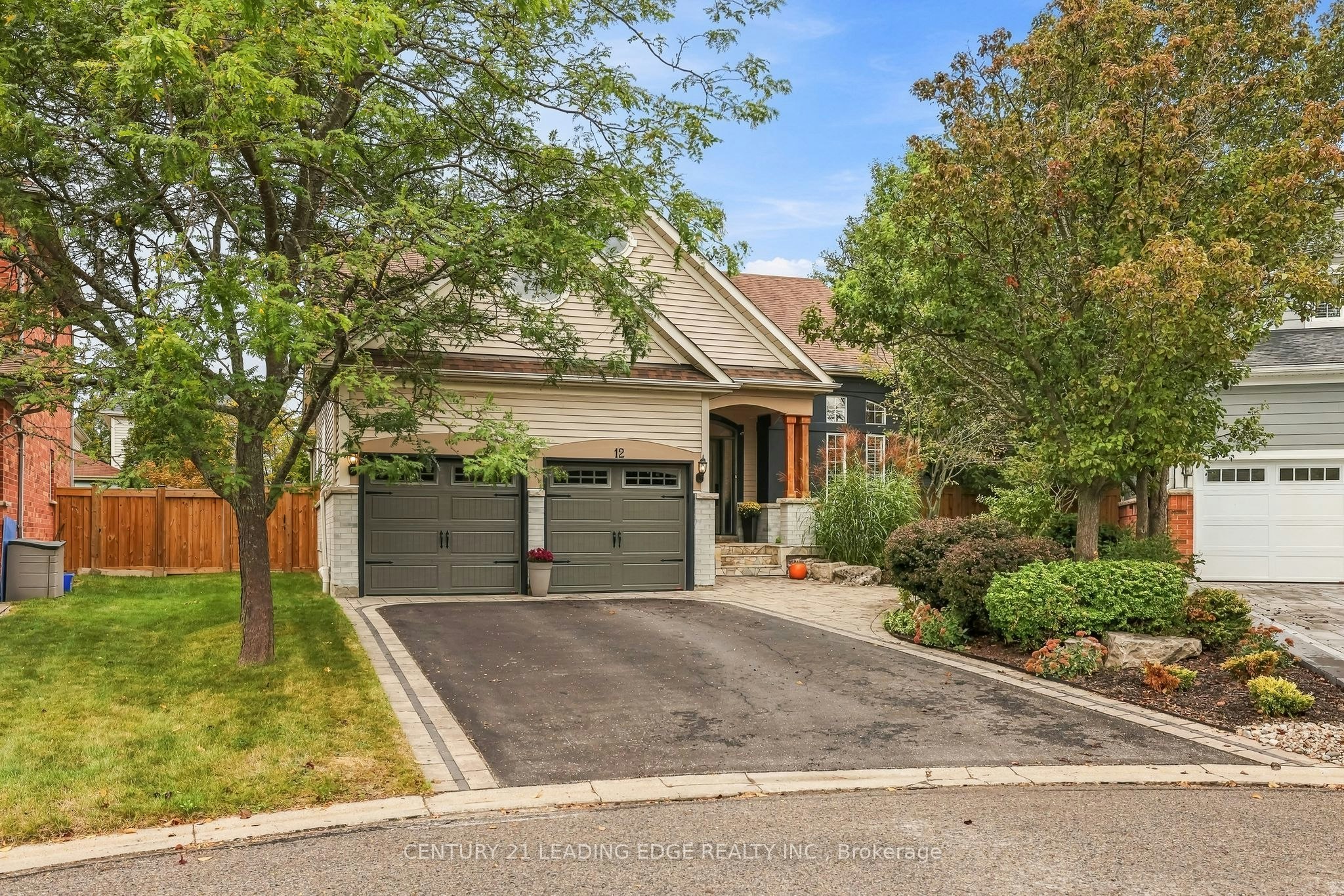 12 Coastview Court, Whitby, ON, L1N 9N6