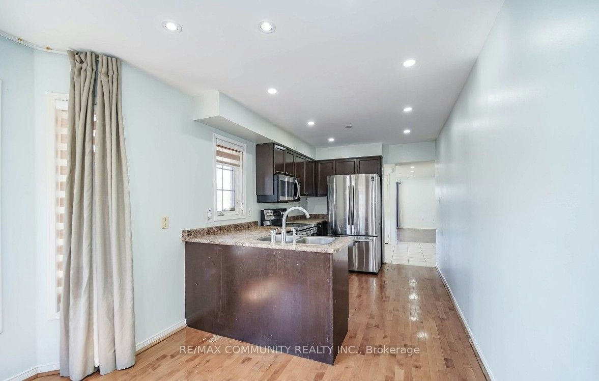 2 Oglevie Drive, Whitby, ON, L1R 2Y4 - 12