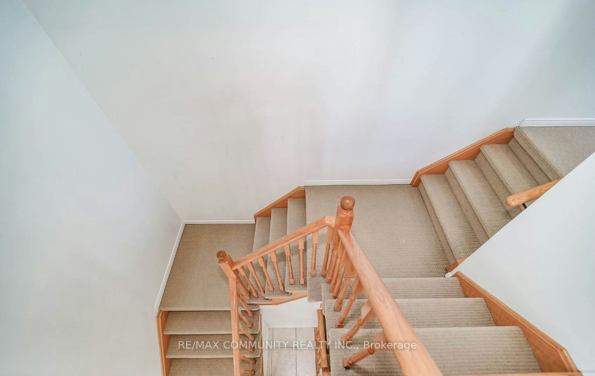 2 Oglevie Drive, Whitby, ON, L1R 2Y4 - 13