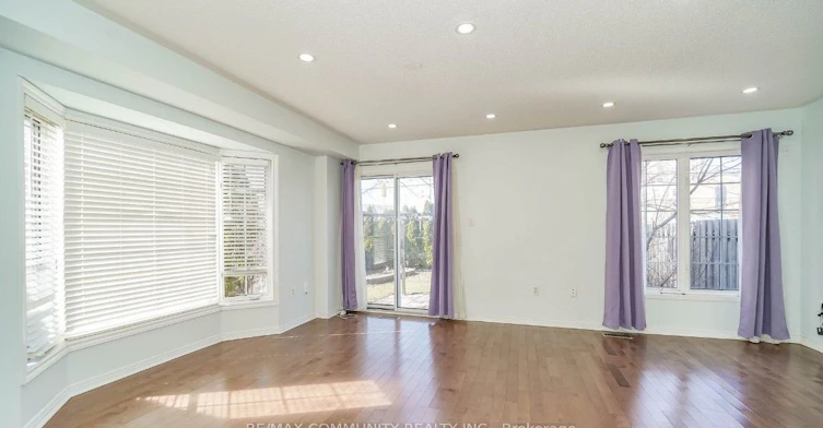 2 Oglevie Drive, Whitby, ON, L1R 2Y4 - 5