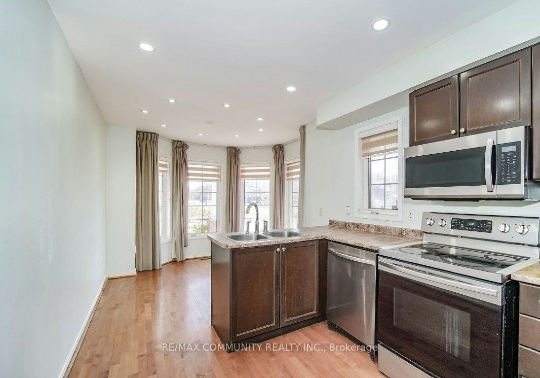 2 Oglevie Drive, Whitby, ON, L1R 2Y4 - 11