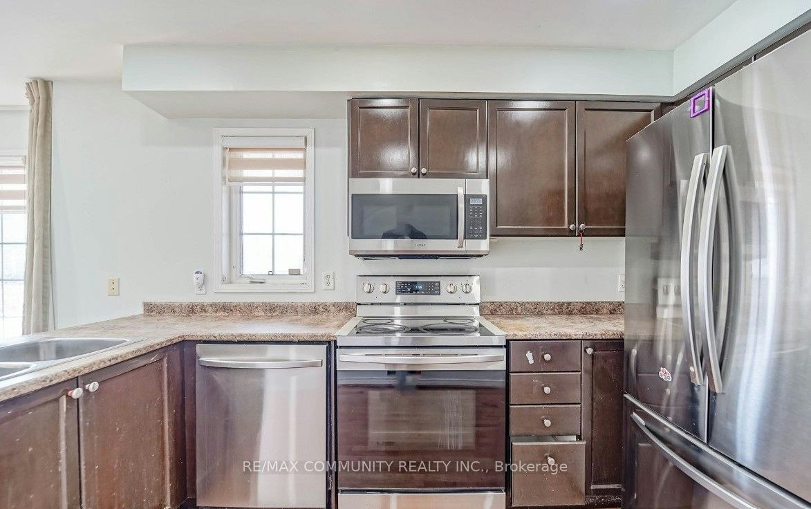 2 Oglevie Drive, Whitby, ON, L1R 2Y4 - 10