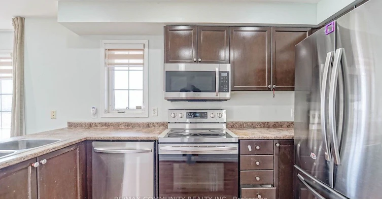 2 Oglevie Drive, Whitby, ON, L1R 2Y4 - 10