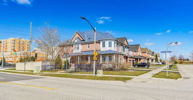 2 Oglevie Drive, Whitby, ON, L1R 2Y4 - 3