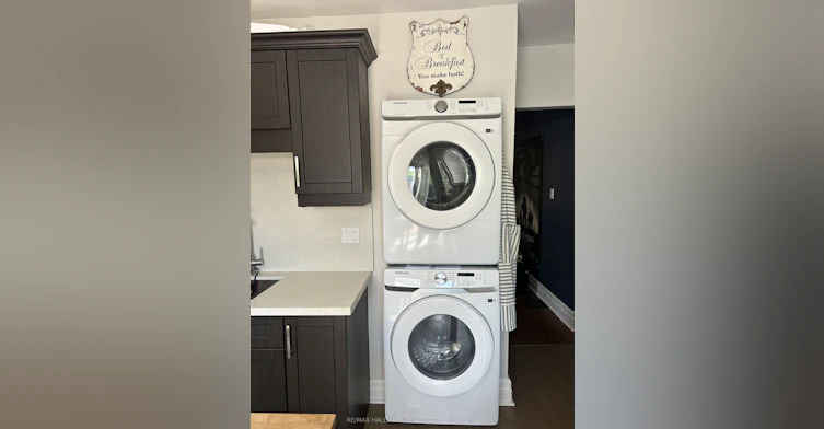 upper-18 Pape Avenue, Toronto, ON, M4M 2V6 - 11
